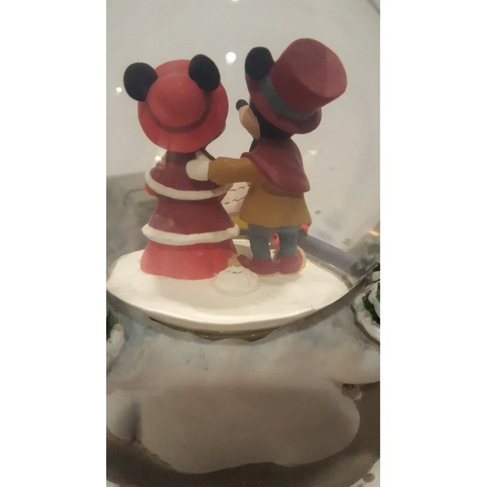 Minnie and Mickey Snow Globe‎ Christmas, Music works, Broken Lamp Post HEAVY
